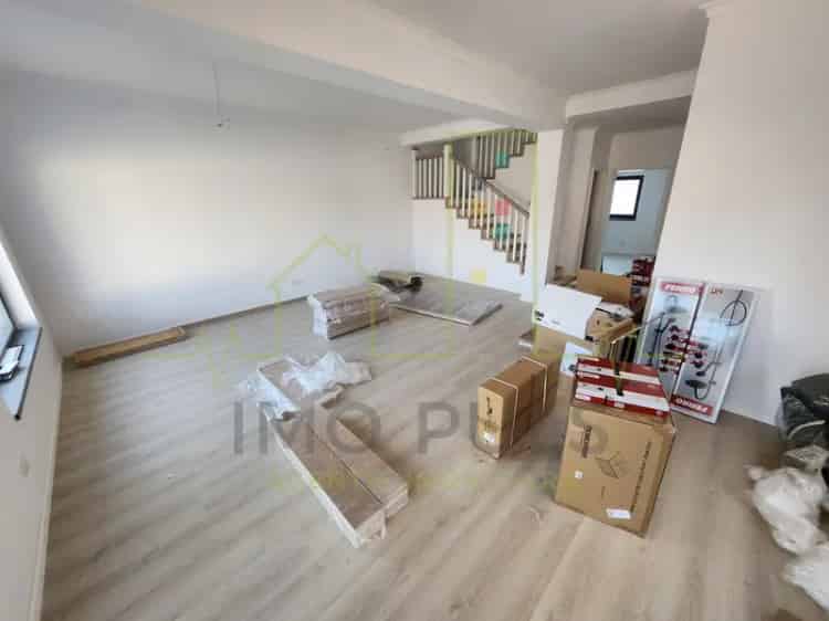 Dumbravita, duplex, toate utilitatile. Asfalt