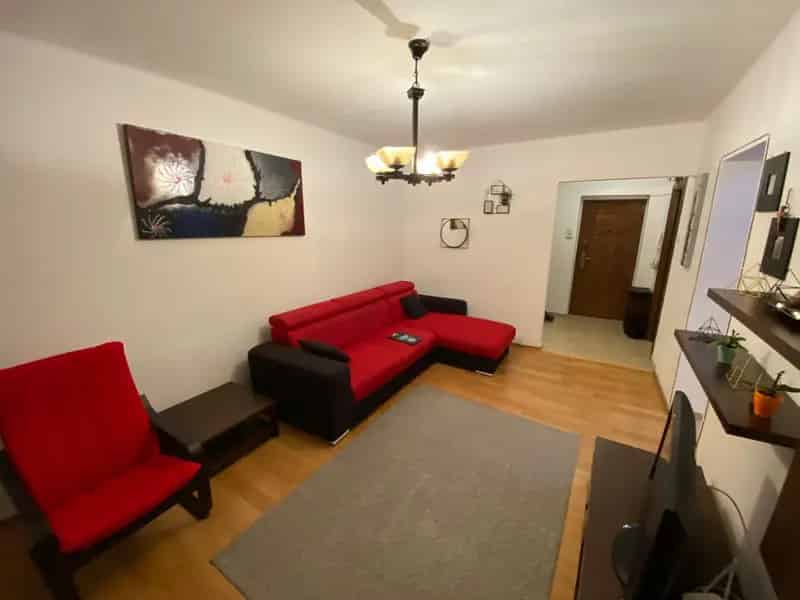 Apartament 2 Camere Far Renovat Balcon Radet AC Termen Lung