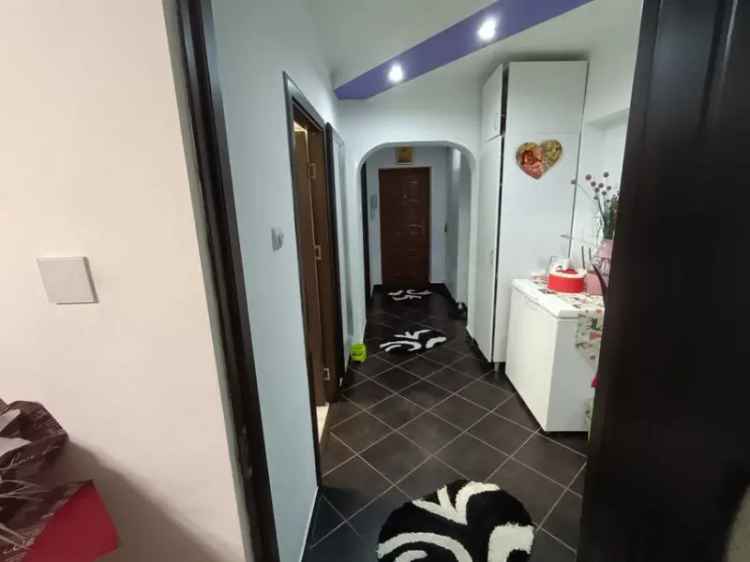 Cumparare apartamente 4 camere decomandat zona Selgros etaj 3 din 7