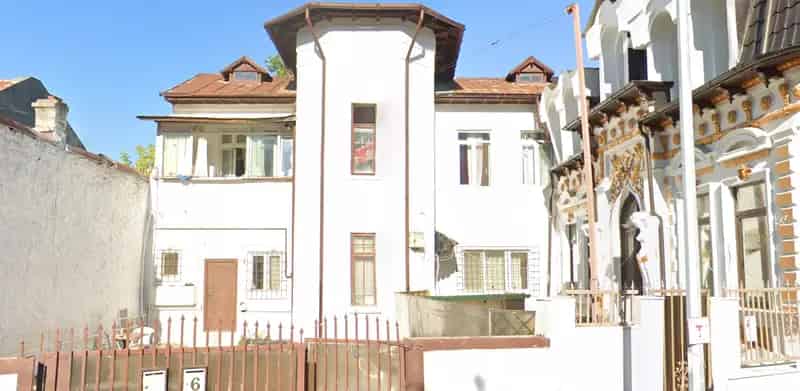 Apartament 4 camere curte 85mp Serban Voda