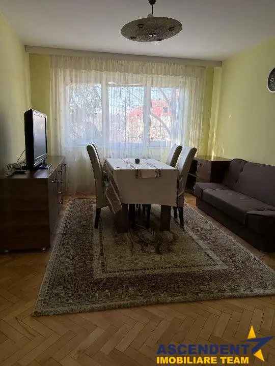 Inchiriere apartamente trei camere Bulevardul Garii Brasov