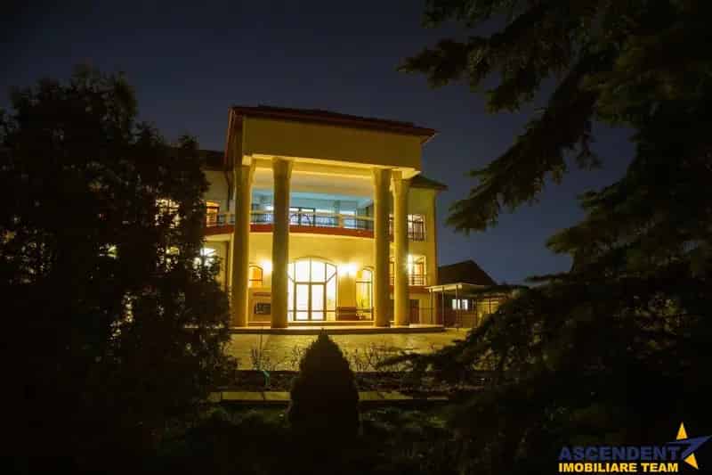 Vila Lux Brasov - 1810 mp - Piscine - SPA - Oportunitate Investitie
