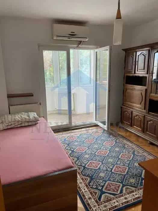 Apartament 3 camere, Plopilor