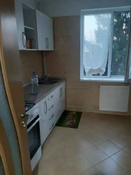 Inchiriere apartamente ultracentral cu 2 camere si balcon