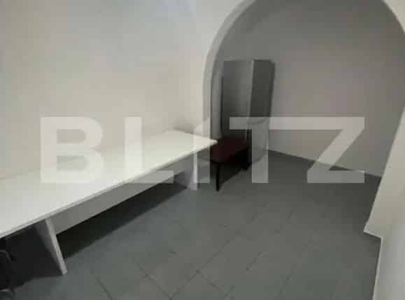 Apartament 2 Camere Central Zona Decomandat 79 Mp