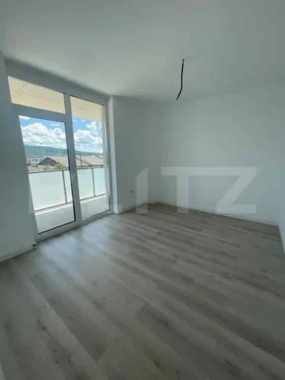 Apartament 3 camere de vanzare - 2 Dormitoare, Parcare Subterana
