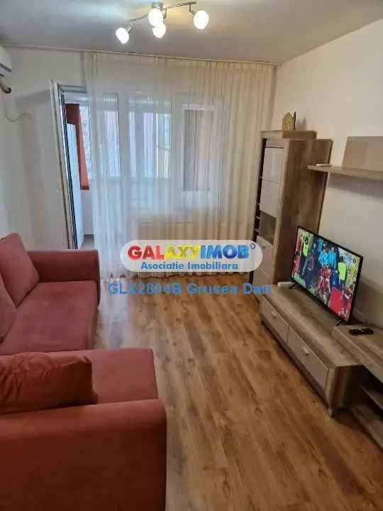 Apartament de vanzare 2 camere Decebal cu centrala si balcon