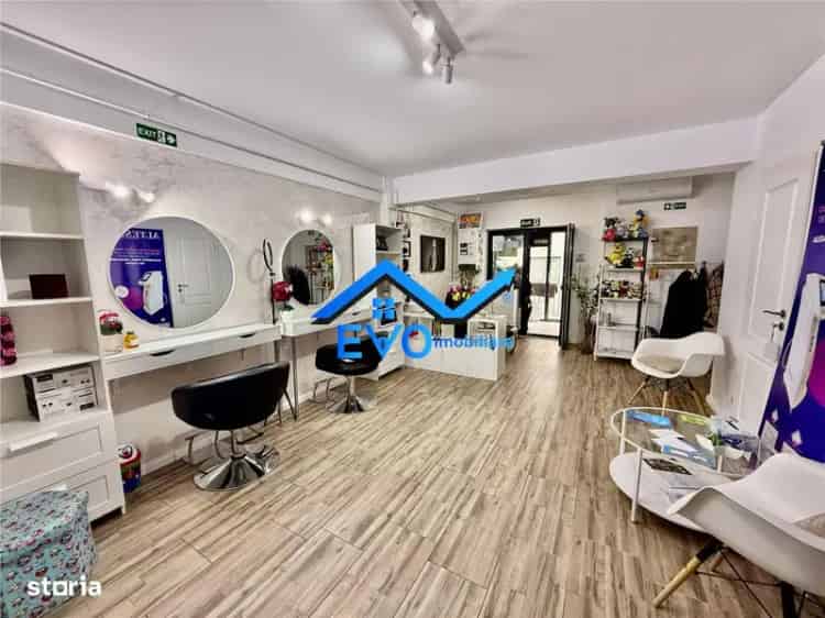 Apartament 3 camere, de vanzare, 71 mp, gradina si loc de parcare inta