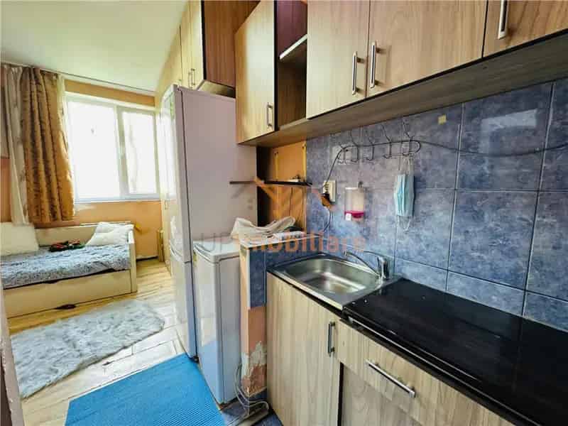 Garsoniera Rogerius Strada Aluminei Etaj 3 Mobila