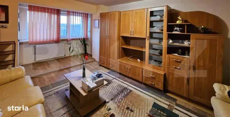 Apartament  cu 2 camere, 50 mp, zona Cetate
