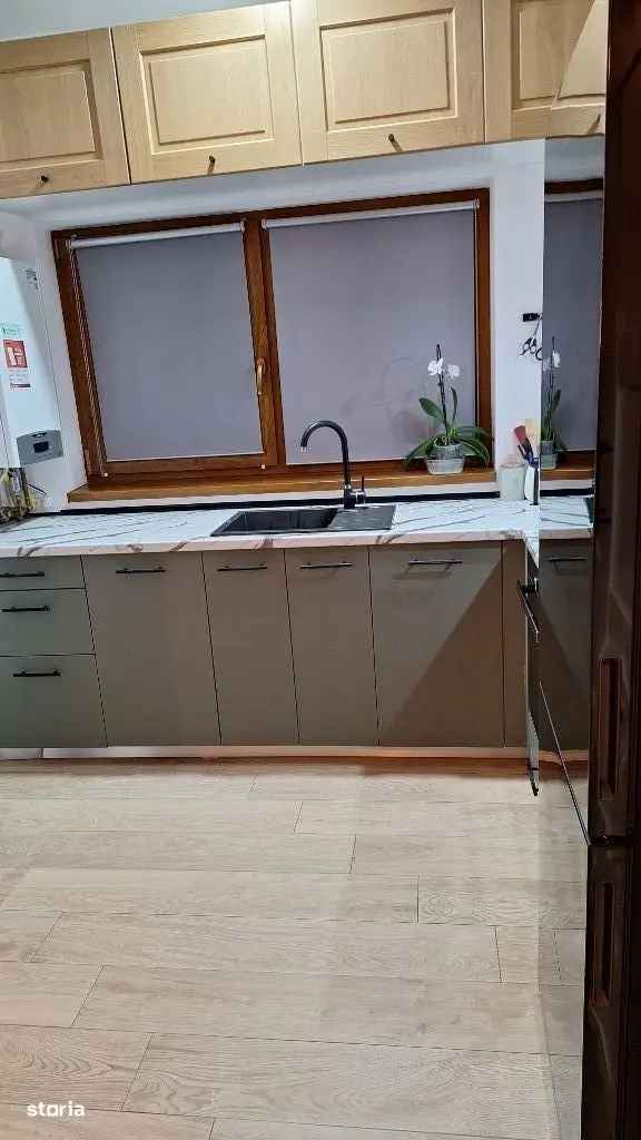 Apartament de vanzare in ESQ 3 Galata cu loc de parcare si pod