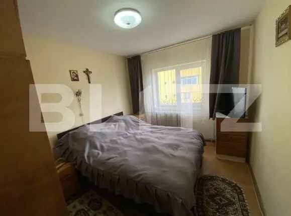 Apartament 3 camere, 72 mp, decomandat, zona Dumbrava, Zalau