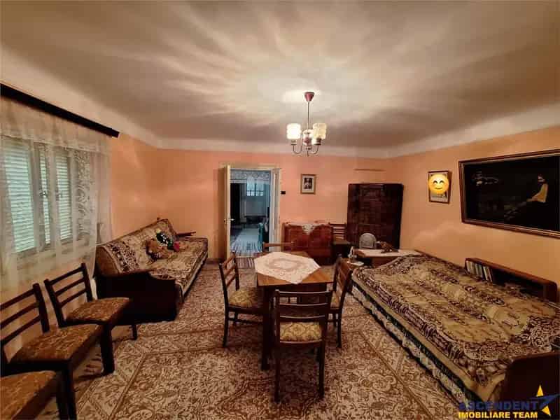 Casă 3 camere Tarlungeni Brasov 990mp