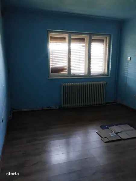 Vanzare apartamente 2 camere semidecomandat zona Closca