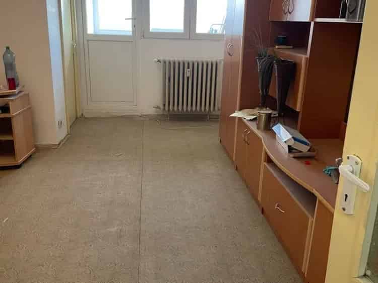 Apartament Familia Aproape de Metrou Titan si Piata Minis