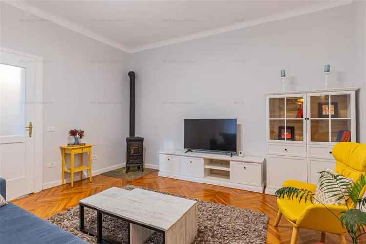 Apartament central | 2 camere | 2 bai | curte si terasa