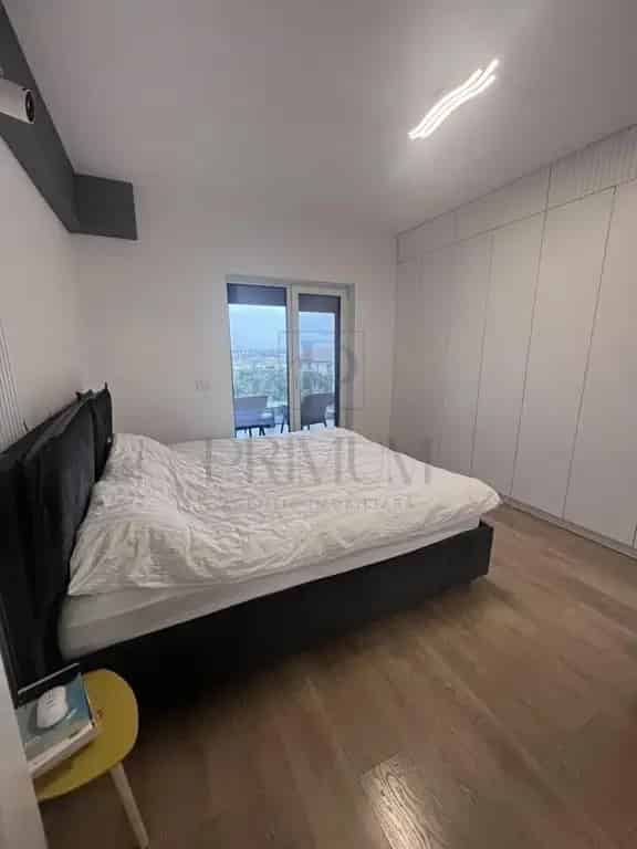 Apartament 3 camere Chișoda - 2 locuri parcare - Piscină
