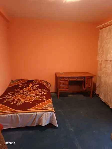 Vând apartament 2 camere, zona 100, etaj 4,