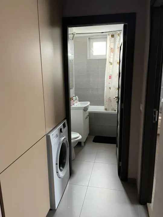 Inchiriere apartamente 3 camere Cantemir complet utilat si loc de parcare