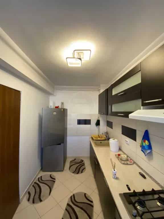 Inchiriez Apartament 1 Camera Decomandat Floresti