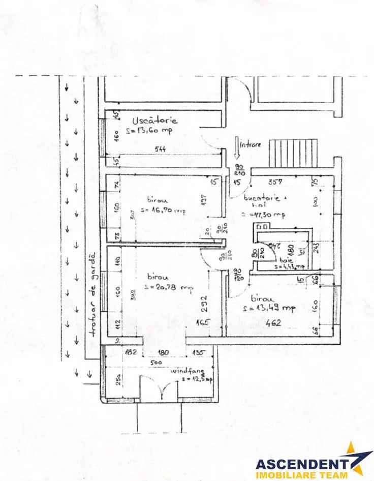 Închiriere spații comerciale Brașov cu 4 birouri și vitrină mare