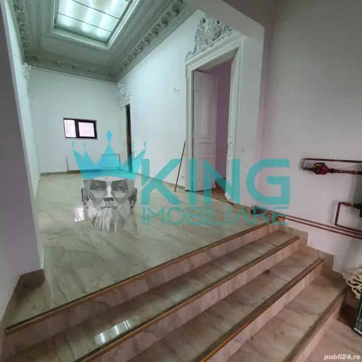 Vila Interbelica 550mp De Inchiriat - Renovata - 2 Centrale - Curte