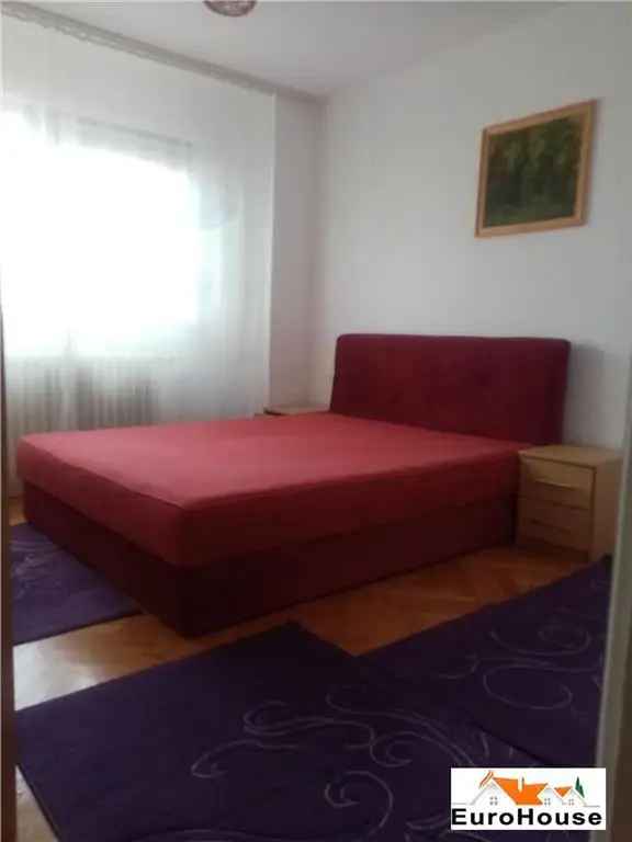 Apartament 3 camere de inchiriat CENTRU