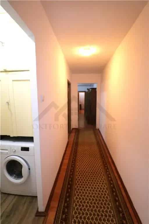 Apartament 3 camere , centrala proprie , zona Gheorghe Lazar