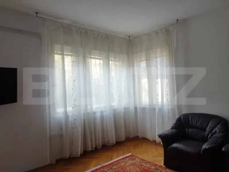Apartament 2 camere decomandat cu garaj si 3 terase