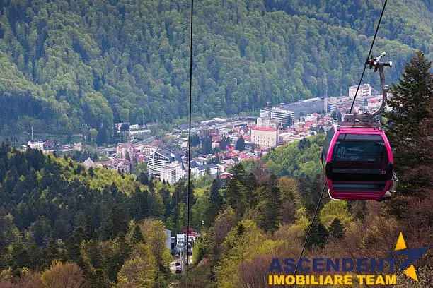 Vila de vanzare istorica in Sinaia cu 5 dormitoare si curte generoasa