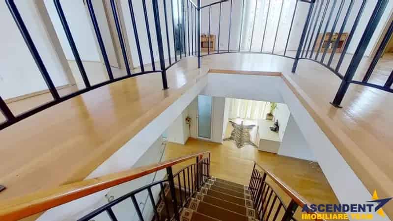 Vila 4 Nivele 700 Mp Teren Brasov
