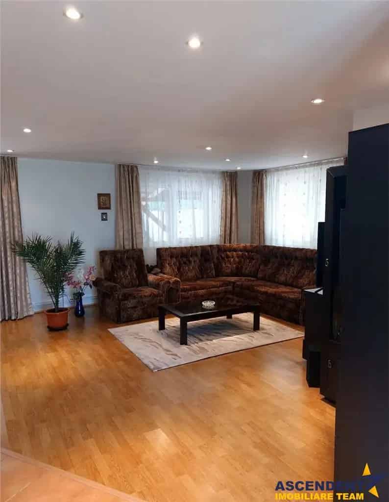 Casa Dubla Poiana Marului 6 Camere Curte Gradina Izvor