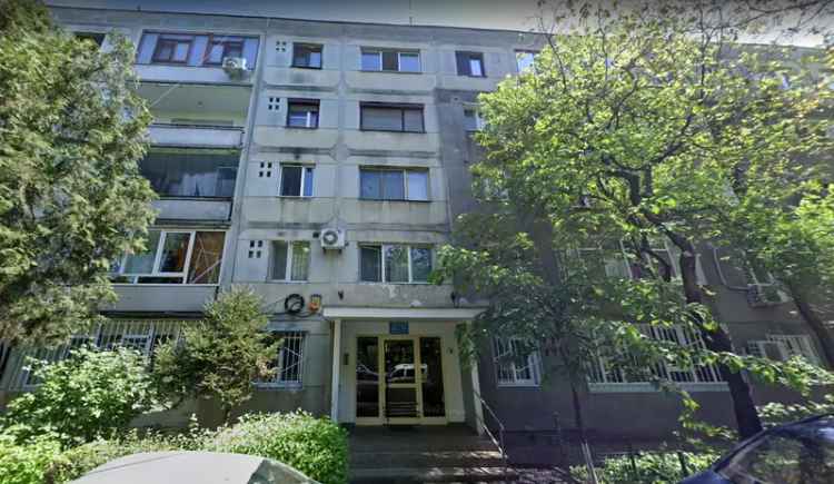 Apartament de vanzare 3 camere semidecomandat in sector 6 Bucuresti