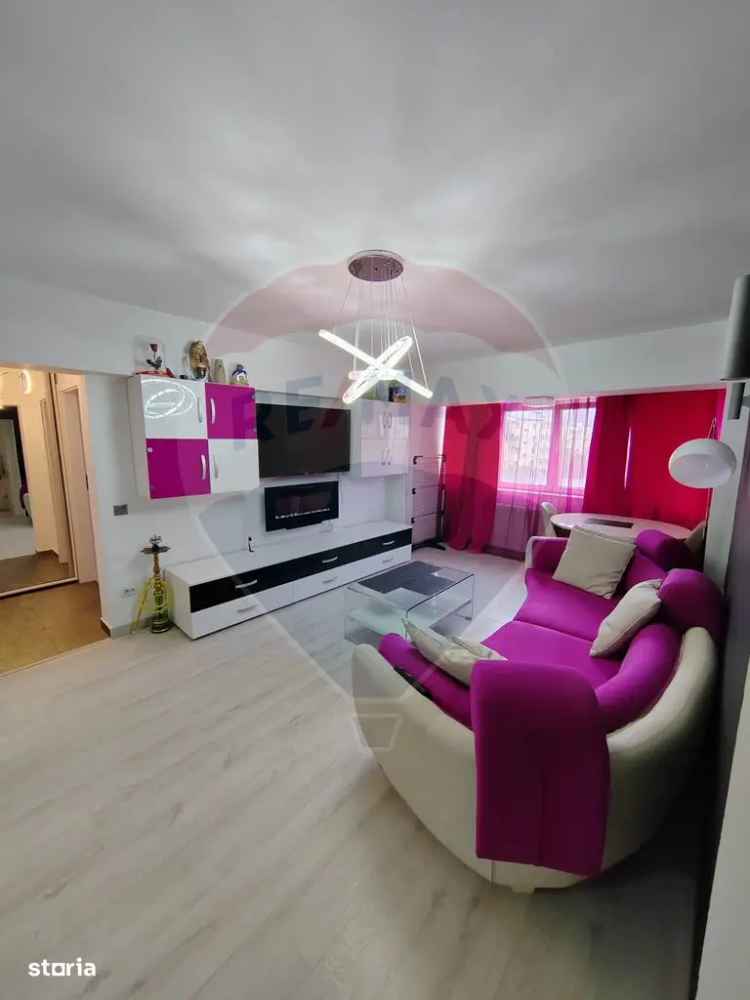 Apartament de vanzare de lux cu 3 camere si garaj in zona centrala