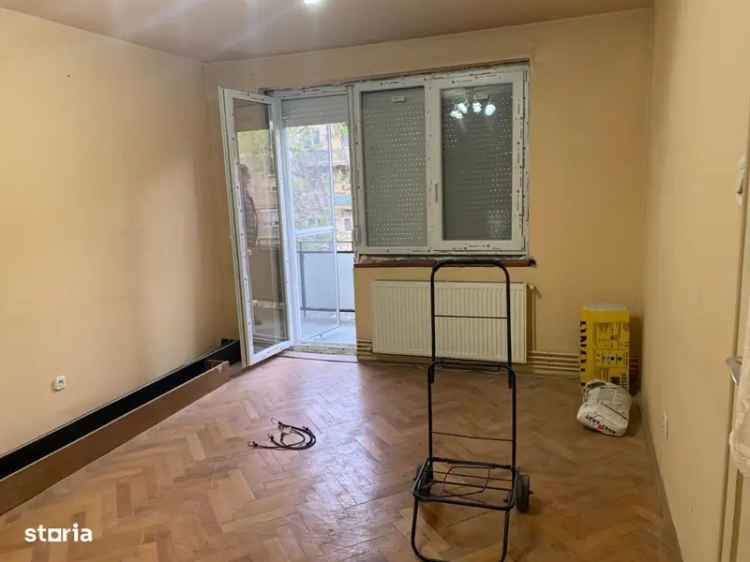 Apartament de vanzare 2 camere etaj 1 vis-a-vis de Shopping City