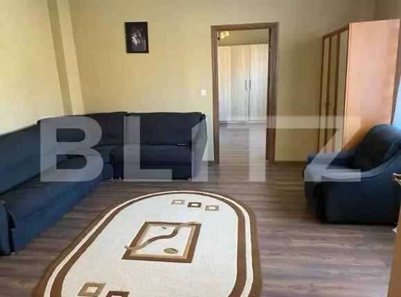 Vânzare apartament cu 3 camere Central Piața Jean Calvin