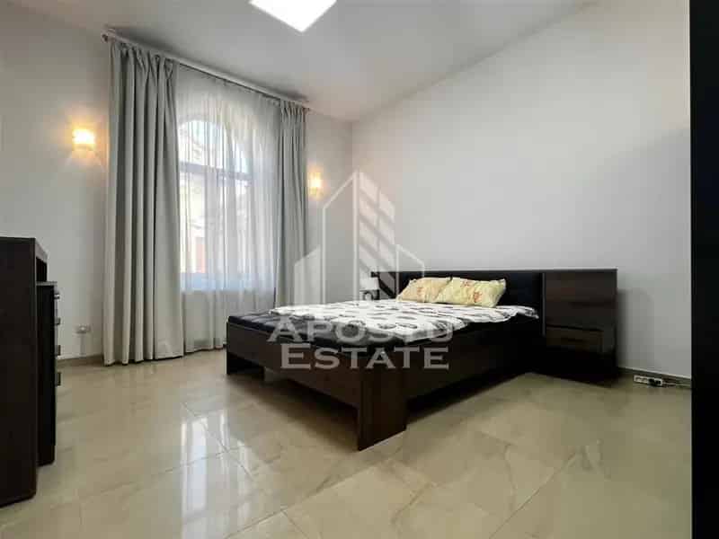 Apartament 4 camere 180mp zona centrala loc parcare