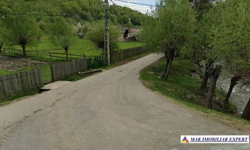 Vânzare teren intravilan 5000 mp cu utilitati în Nămăești, Argeș