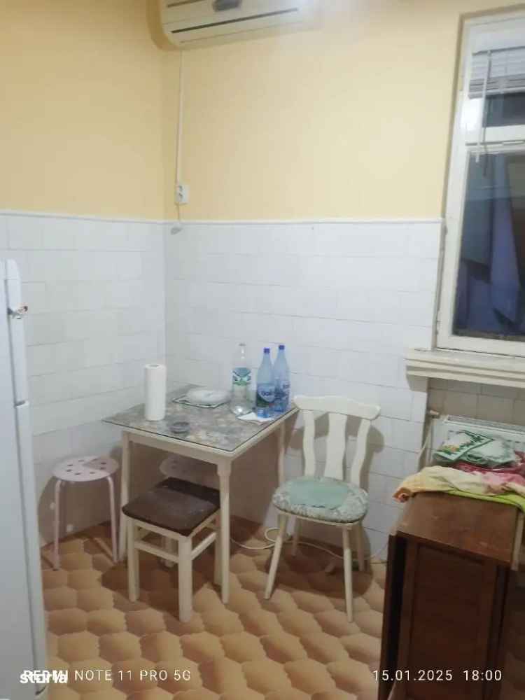 Vanzare apartamente 4 camere cu 2 balcoane in Universitate Batistei