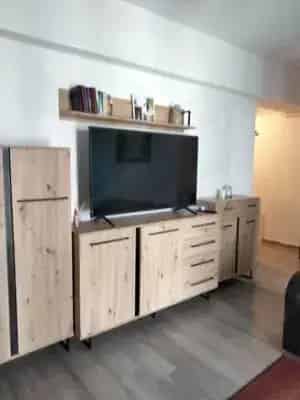 Apartament aproape de metrou Apărătorii Patriei si statii STB