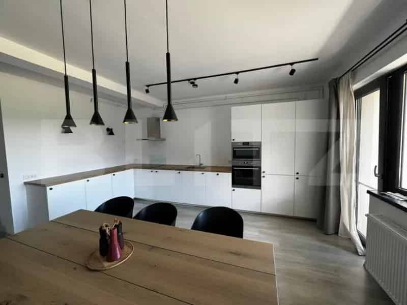 Apartament 3 camere decomandat 72mp Centru
