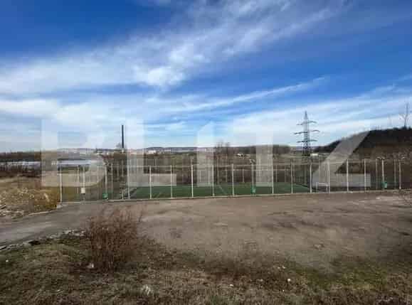 Spatiu Comercial 70mp si Teren Sintetic Fotbal 1300mp