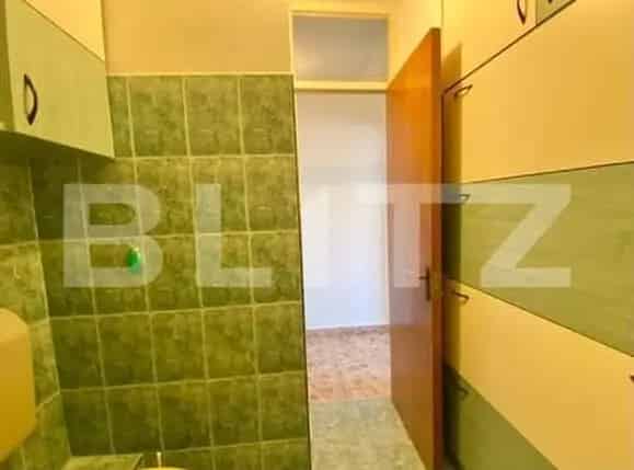 Apartament 3 camere Rogerius 70 mp  - Loc de parcare inclus